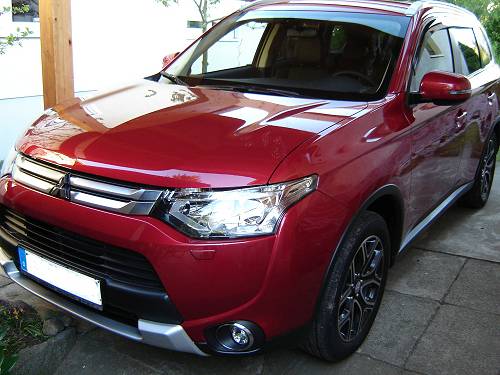 Outlander 2.2 DI-D Intense 4WD 6-Gang-Automatik von tine. 